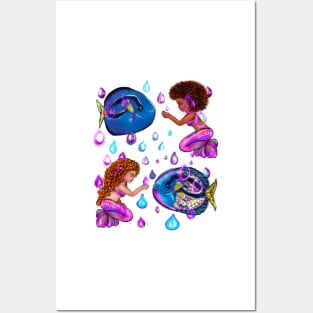 Best fishing gifts for fish lovers 2022. anime mermaid with blue tang fish and rain drops. Cute black  and white girls with Afro hair, green eyes, Cherry pink lips and dark brown skin. Hair love ! Posters and Art